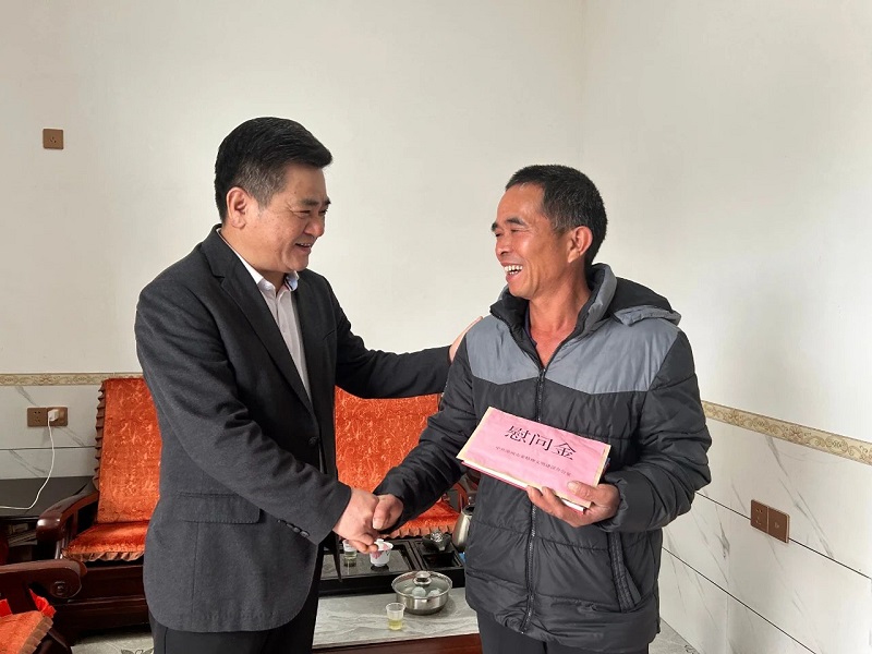 禮遇模范 崇德向善——市委文明辦到長泰、龍海看望慰問道德模范、身邊好人